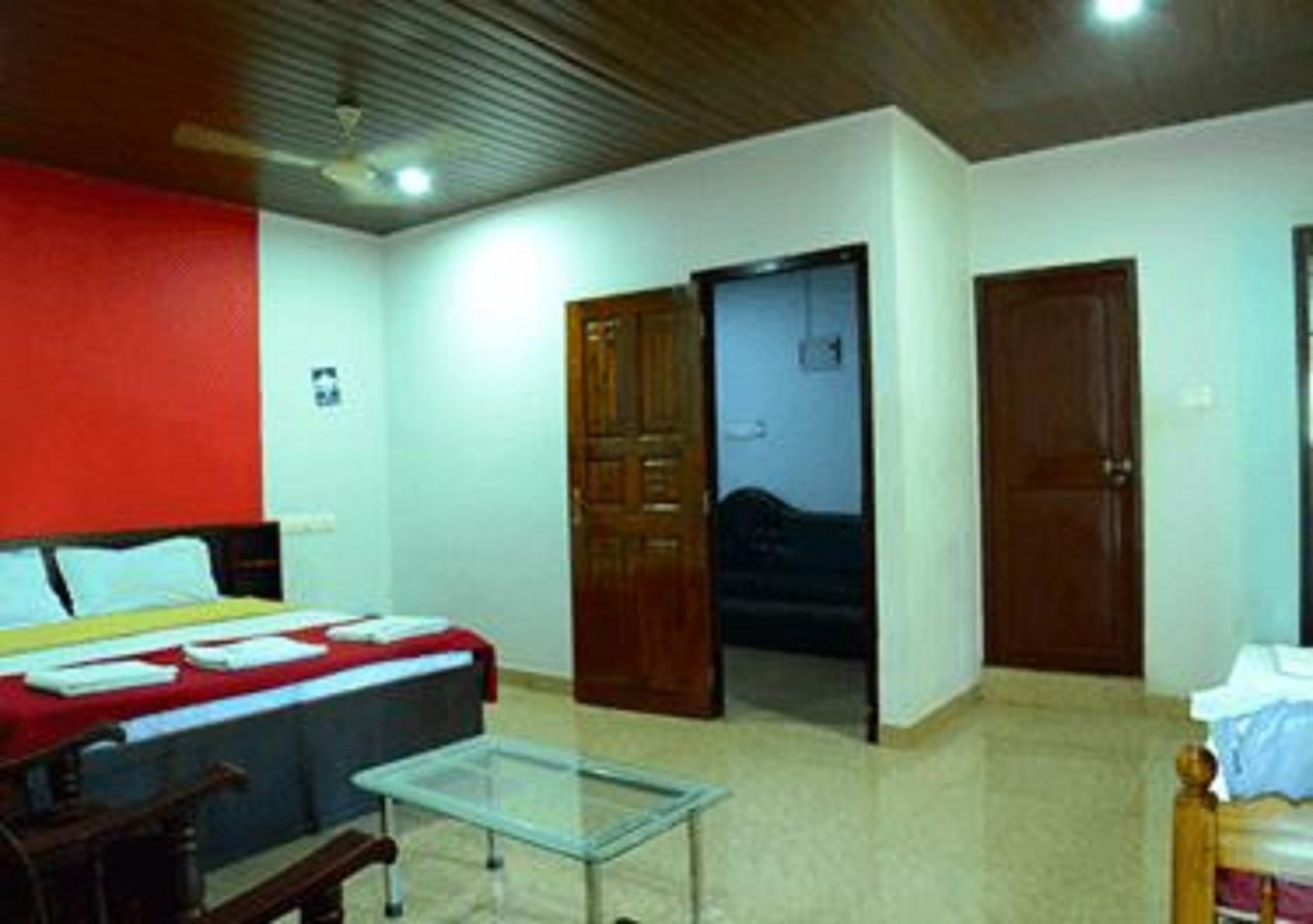ホテルThaibah Residency Kottakkal エクステリア 写真